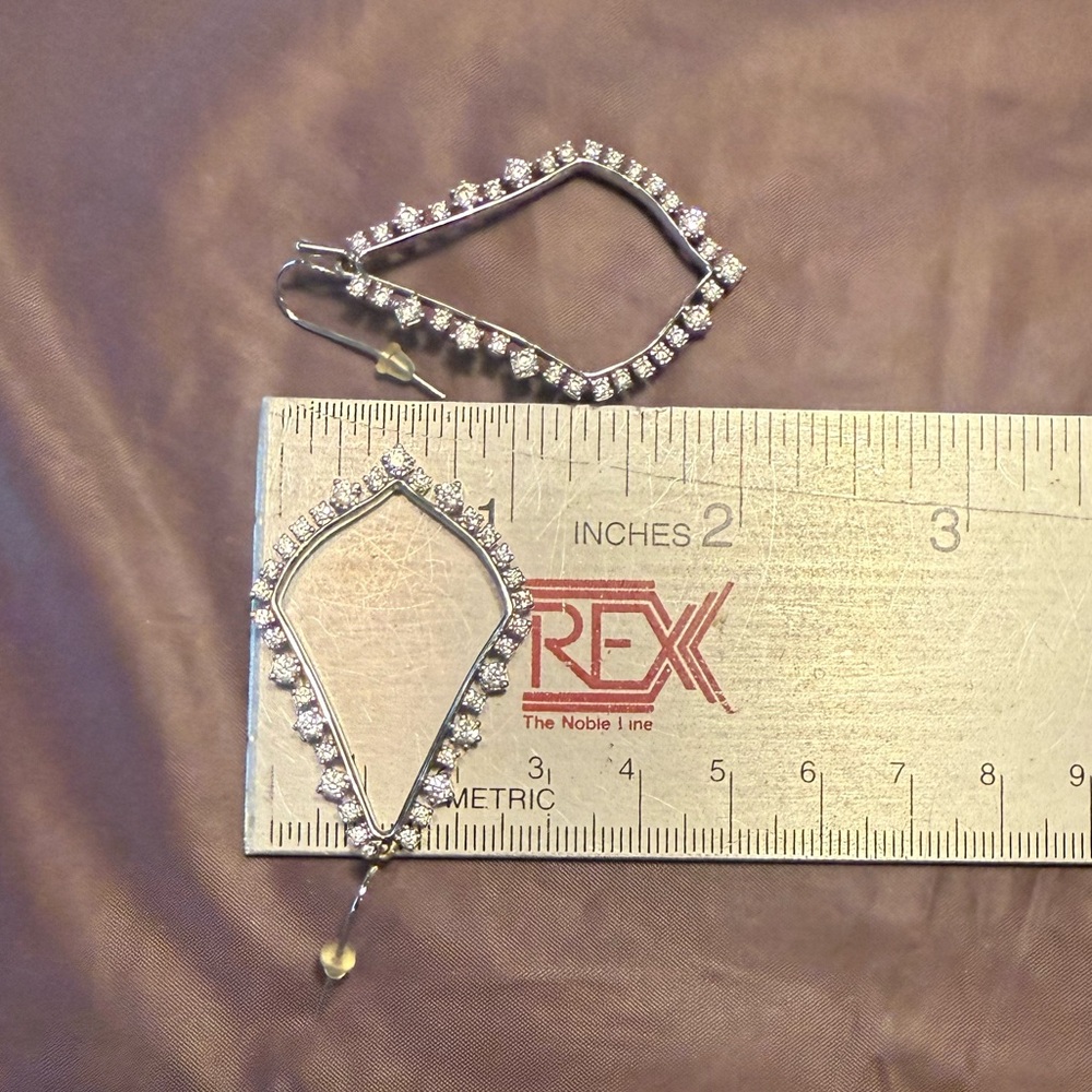 Kendra Scott Sophee Silver Diamond-Shaped 2” Drop Earrings - Picture 5 of 5